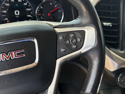 Used 2018 GMC Acadia Denali w/ Technology Package FWD image 28