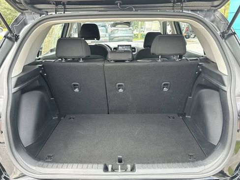 Used 2025 Hyundai Venue SEL FWD image 28