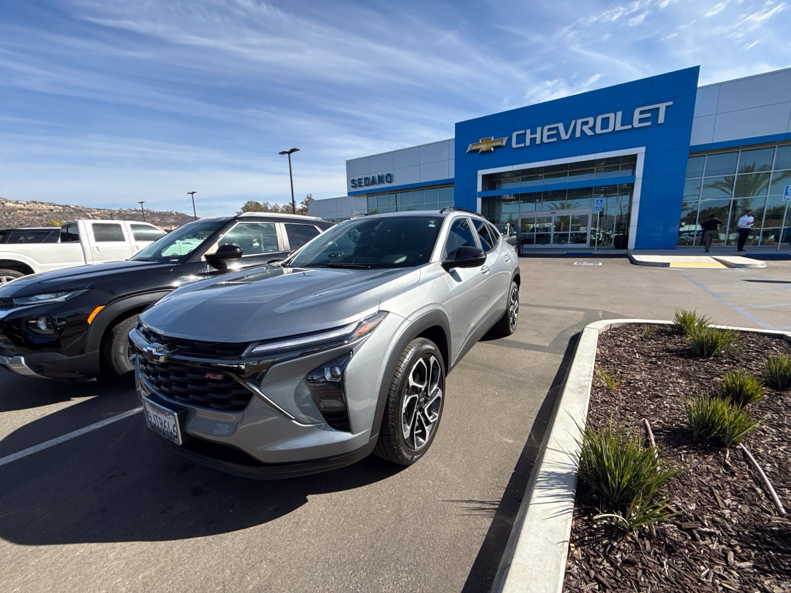 Used 2024 Chevrolet Trax RS w/ Sunroof Package FWD image 3