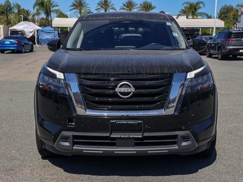 Used 2024 Nissan Pathfinder SV FWD image 9