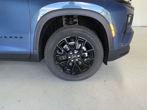 New 2026 Chevrolet Traverse LT w/ Midnight/Sport Edition AWD/4WD image 17