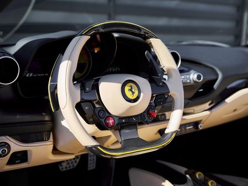 Used 2022 Ferrari F8 Tributo image 42