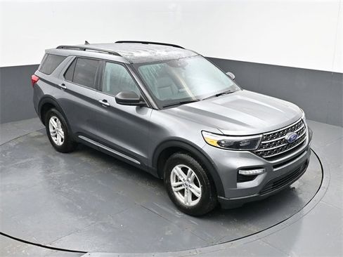 Used 2024 Ford Explorer XLT w/ Equipment Group 202A image 21