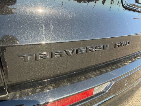 Used 2024 Chevrolet Traverse RS AWD/4WD image 35