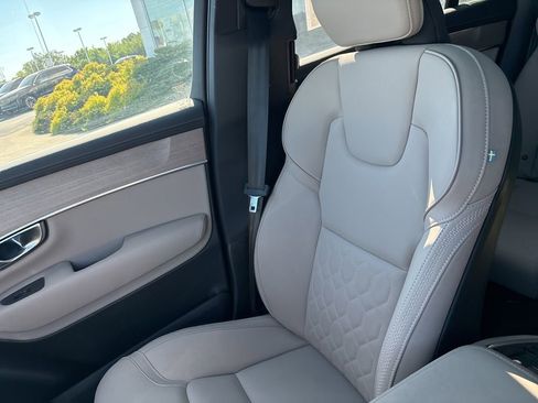 Used 2025 Volvo XC90 B6 Plus AWD/4WD image 22