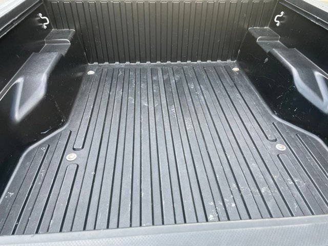 Used 2020 Toyota Tacoma SR5 AWD/4WD image 16
