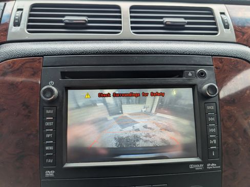 Used 2012 Chevrolet Tahoe LTZ image 17