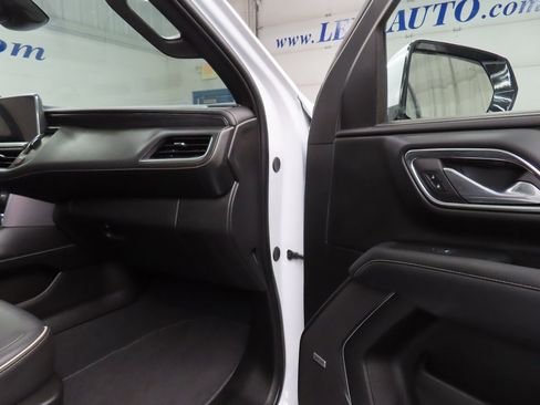 Used 2024 GMC Yukon XL SLT image 30