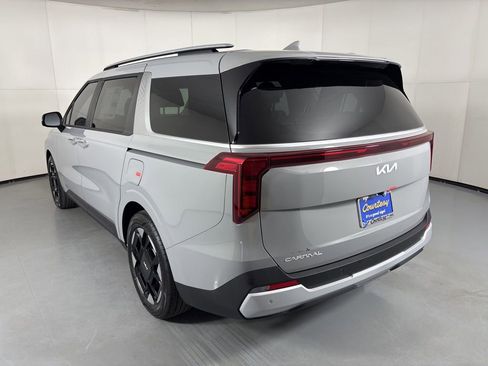 New 2026 Kia Carnival EX FWD image 6