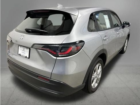 Certified 2024 Honda HR-V LX image 6