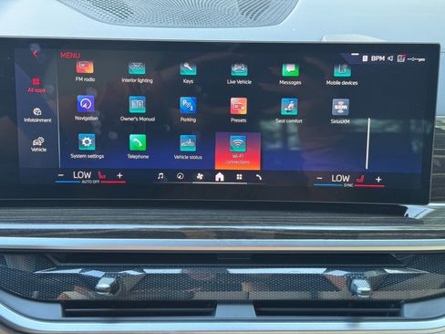 Used 2024 BMW X5 xDrive50e w/ Premium Package AWD/4WD image 28