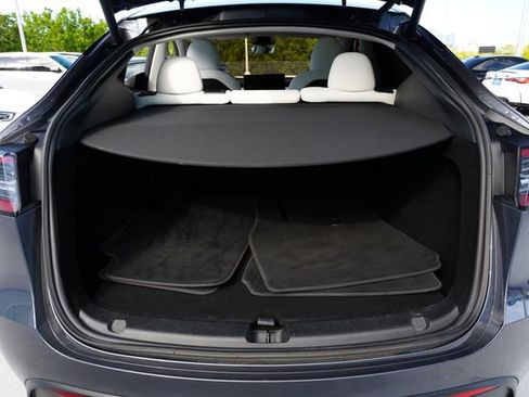 Used 2023 Tesla Model Y Long Range AWD/4WD image 18