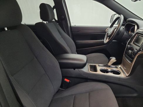 Used 2017 Jeep Grand Cherokee Laredo w/ Quick Order Package 23E image 21