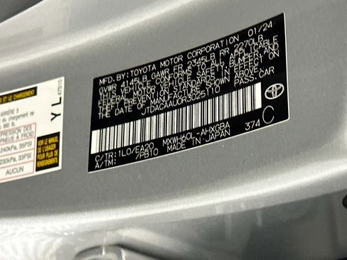 Used 2024 Toyota Prius XLE image 12