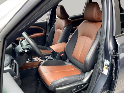Used 2025 Subaru Forester Touring AWD/4WD image 8
