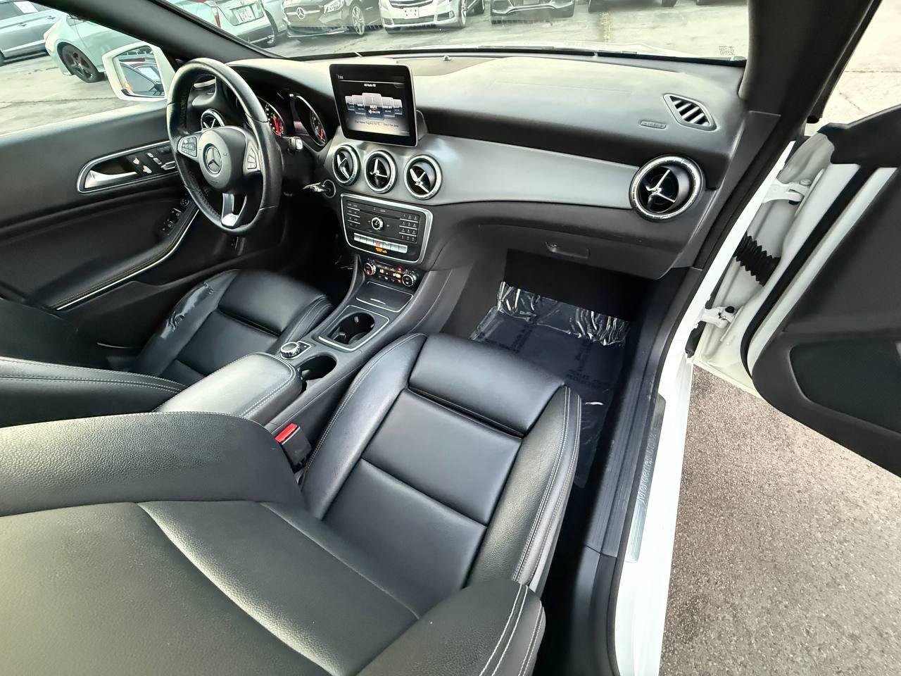 Used 2018 Mercedes-Benz CLA 250 image 21
