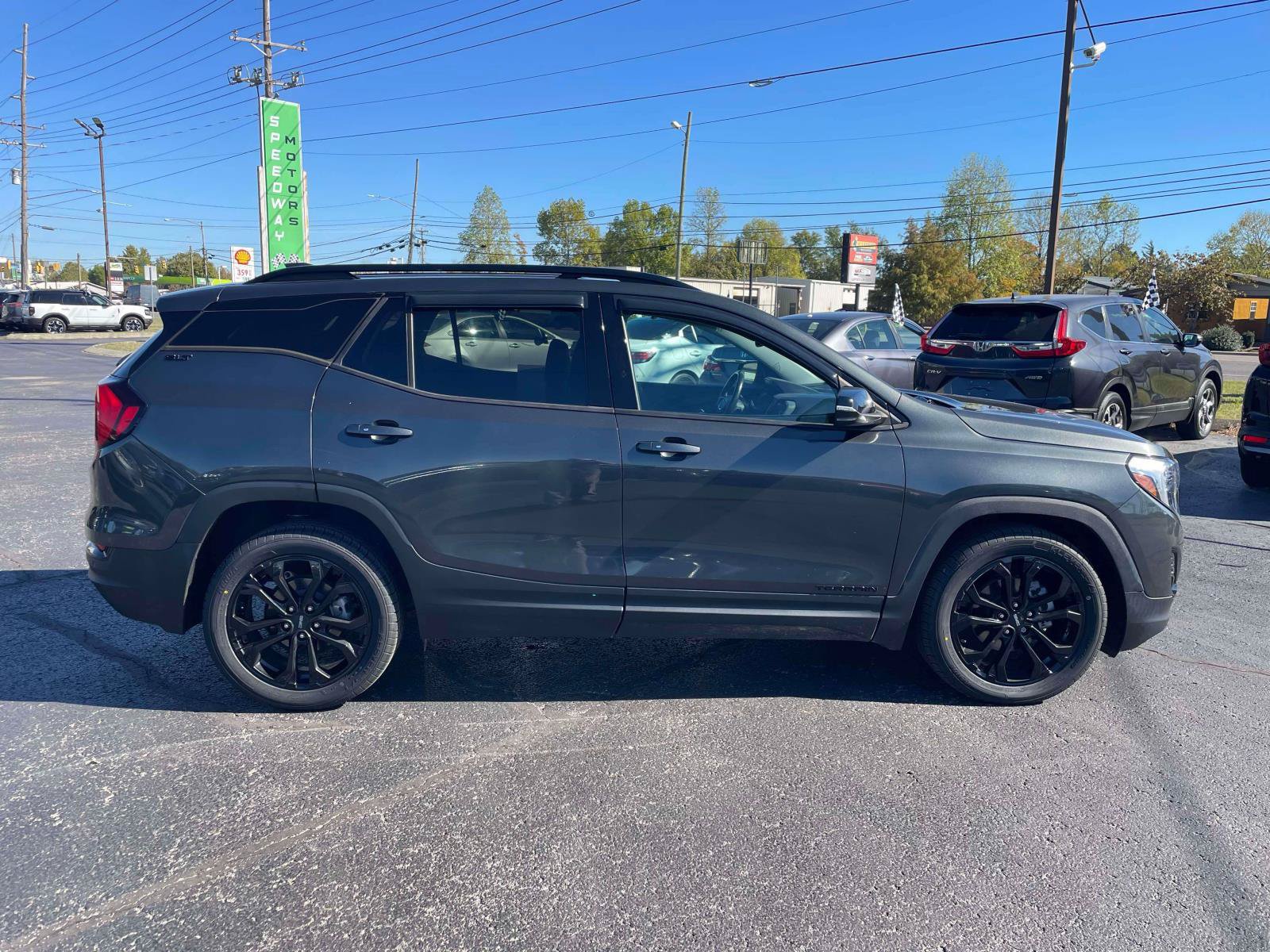 Used 2021 GMC Terrain SLT w/ Elevation Edition FWD image 9