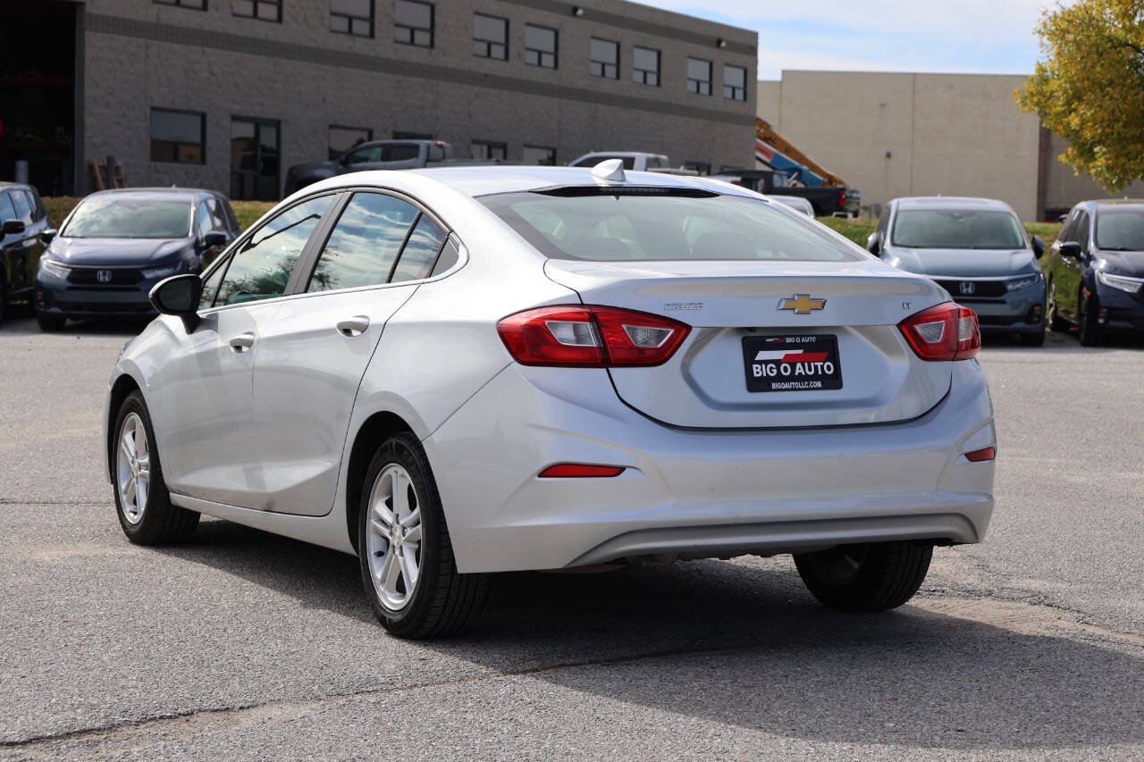 Used 2018 Chevrolet Cruze LT w/ Convenience Package FWD image 11