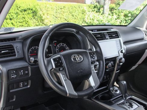 Used 2022 Toyota 4Runner SR5 image 18