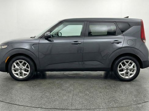 Used 2025 Kia Soul LX w/ LX Technology Package FWD image 5
