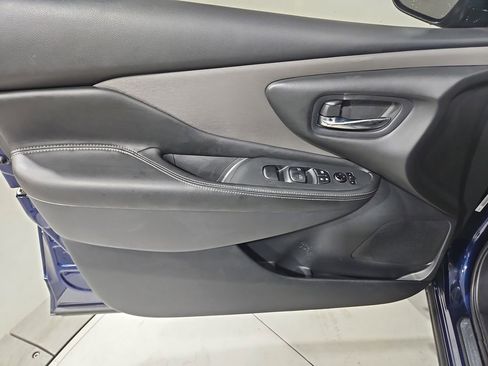 Used 2020 Nissan Murano SV w/ Premium Package image 11