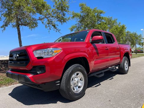 Used 2017 Toyota Tacoma SR image 27