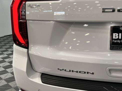 Used 2025 GMC Yukon XL Denali image 13