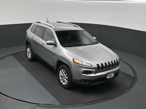 Used 2014 Jeep Cherokee Latitude AWD/4WD image 34