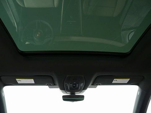 New 2026 Porsche Macan Electric image 20