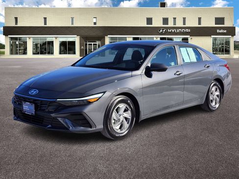 Certified 2025 Hyundai Elantra SE image 7