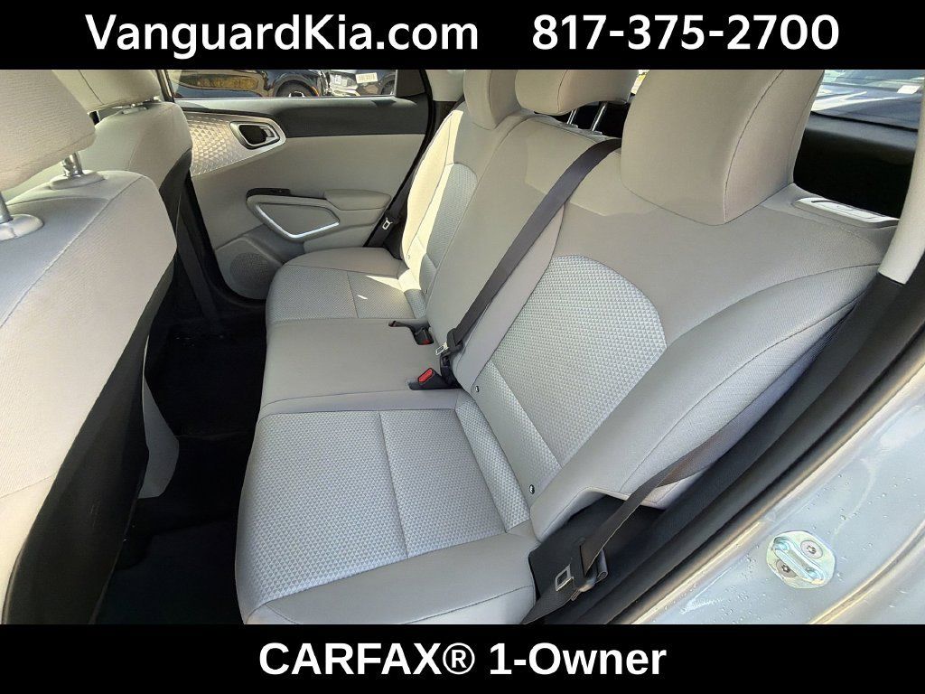 Certified 2025 Kia Soul LX w/ LX Technology Package FWD image 27