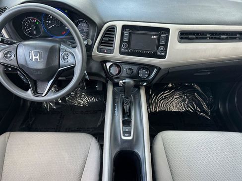 Certified 2022 Honda HR-V LX image 12
