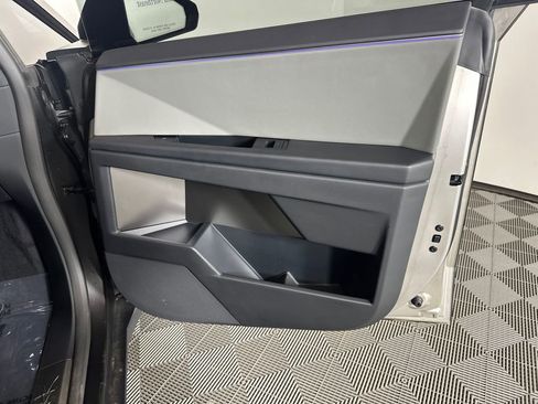 Used 2024 Tesla Cybertruck AWD Crew Cab image 14