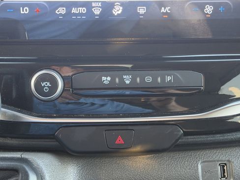 Used 2023 Ford Transit 350 XLT image 73