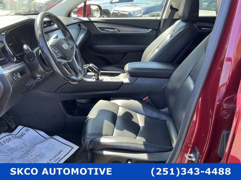 Used 2018 Cadillac XT5 Luxury w/ Driver Awareness Package FWD image 11