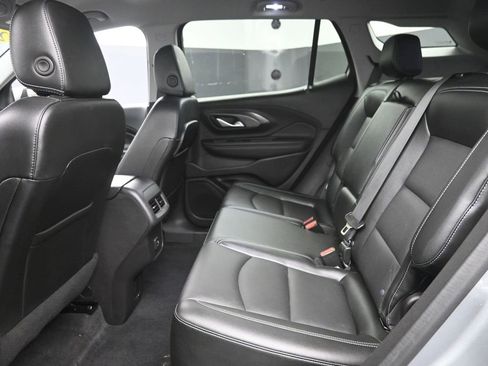 Used 2024 GMC Terrain SLT AWD/4WD image 10