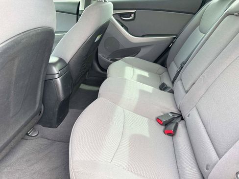 Used 2015 Hyundai Elantra SE w/ Option Group 02 FWD image 13