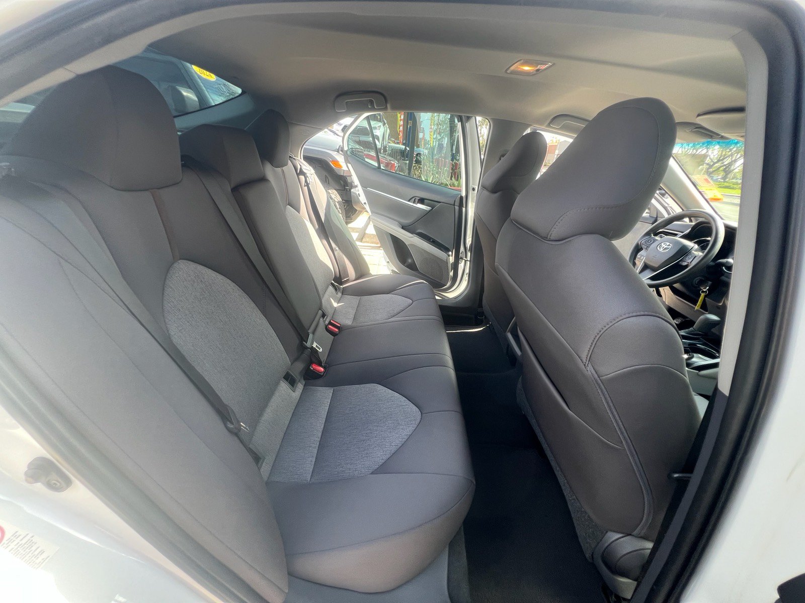 Used 2019 Toyota Camry LE FWD image 27