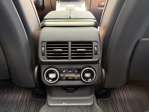 Used 2026 Land Rover Range Rover Velar Autobiography image 12