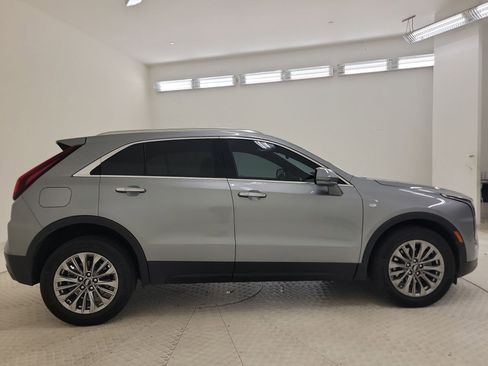 Used 2024 Cadillac XT4 Premium Luxury w/ Cold Weather Package FWD image 6