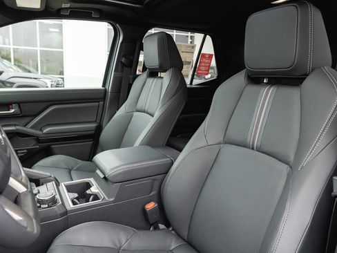 New 2026 Toyota 4Runner Limited AWD/4WD image 9