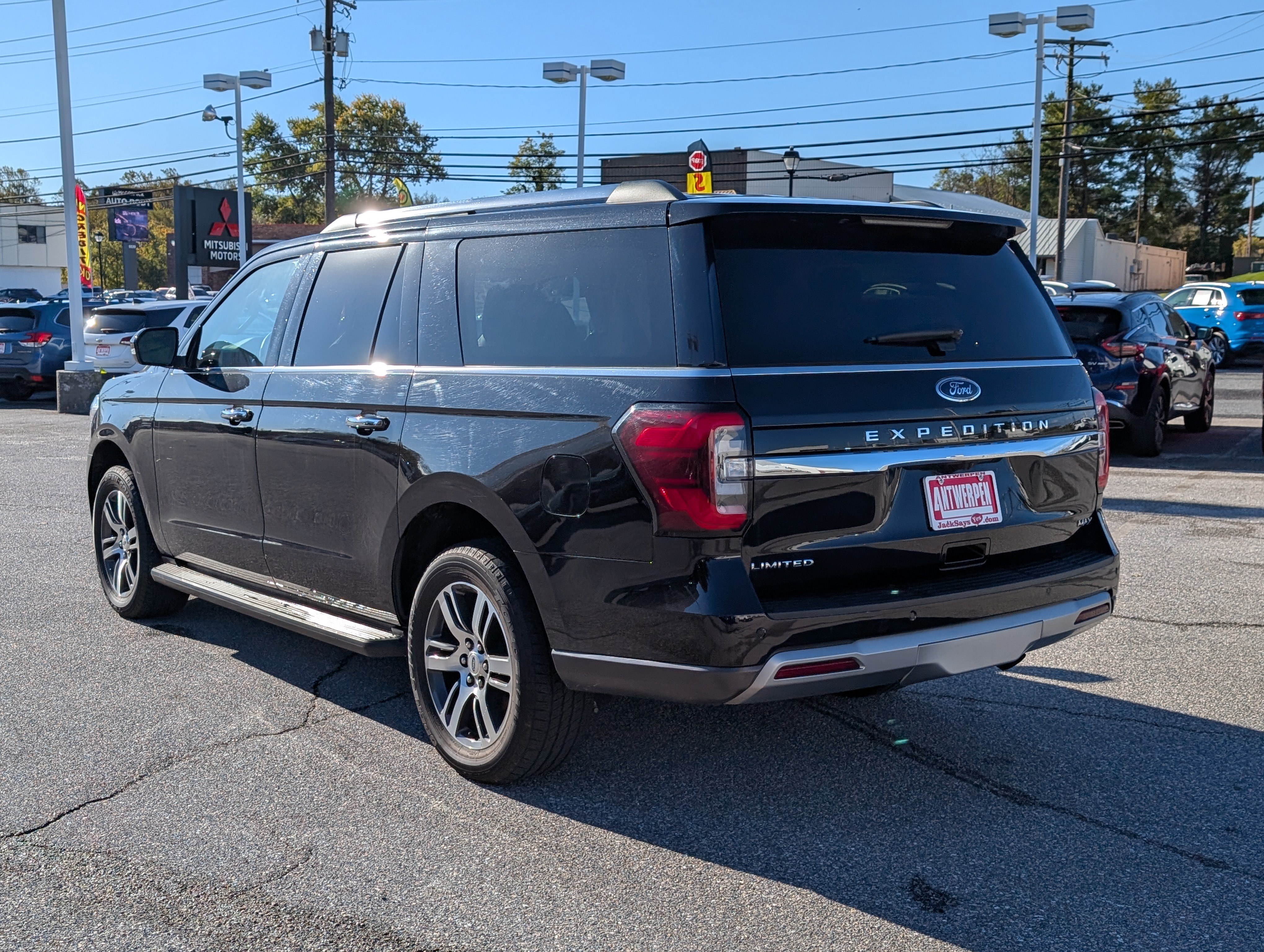 Used 2024 Ford Expedition Max Limited AWD/4WD image 5