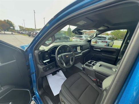 Used 2023 Chevrolet Silverado 1500 LT AWD/4WD image 12