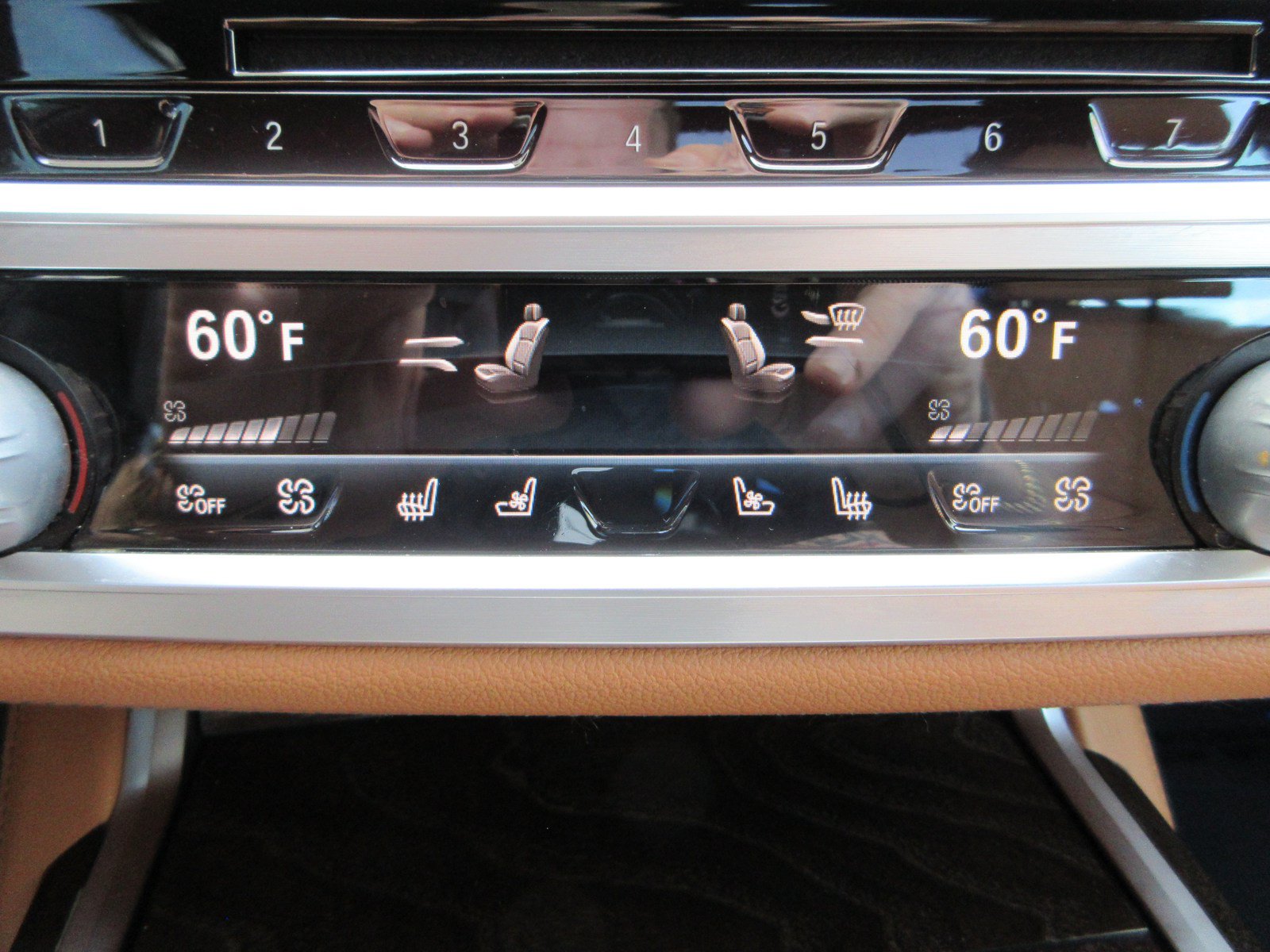 Used 2020 BMW 750i xDrive w/ Interior Design Package AWD/4WD image 46