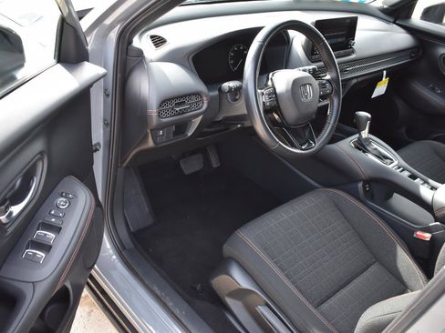 Used 2025 Honda HR-V Sport image 21