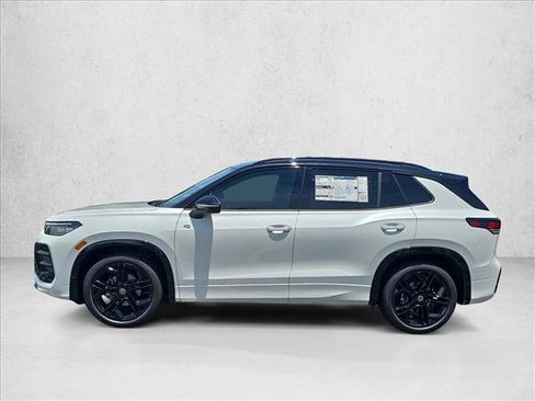 New 2026 Volkswagen Tiguan SE R-Line FWD image 9