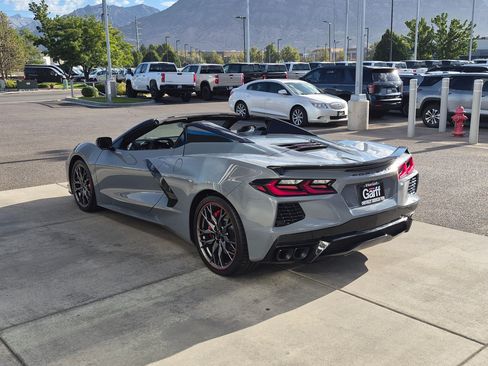 Used 2024 Chevrolet Corvette Stingray Preferred Conv w/ Z51 Performance Package RWD image 5