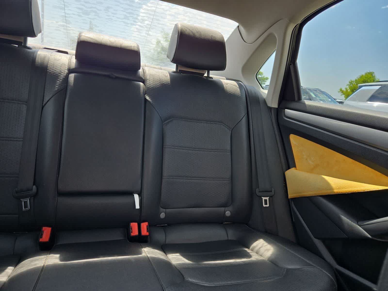 Used 2015 Volkswagen Passat 1.8T FWD image 6