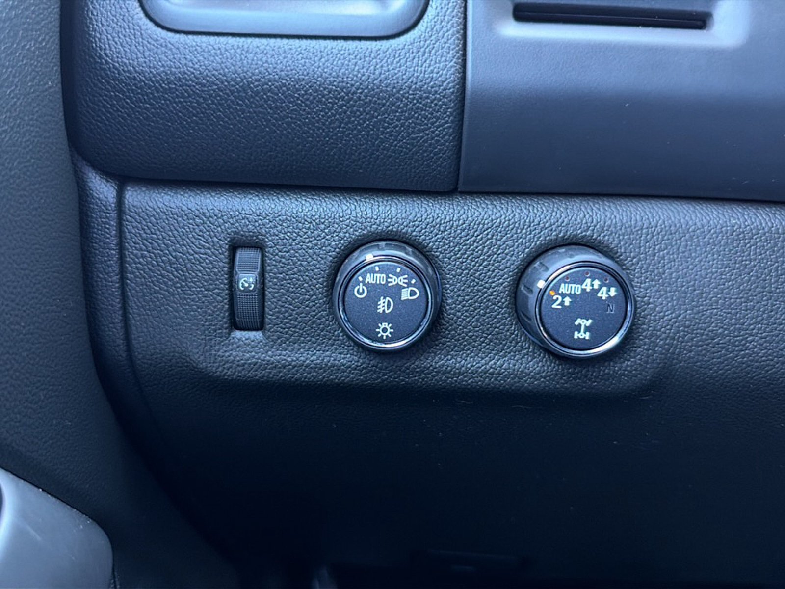 Used 2022 Chevrolet Colorado LT w/ Safety Package AWD/4WD image 26