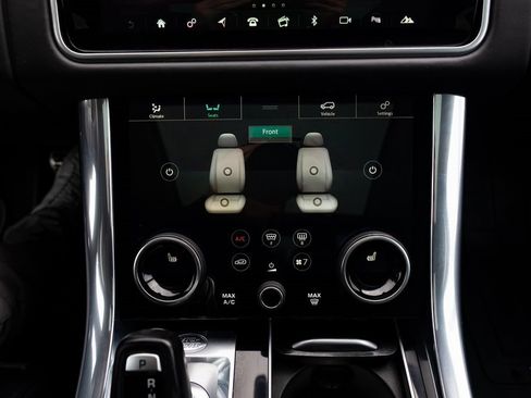 Used 2018 Land Rover Range Rover Sport HSE Dynamic image 16